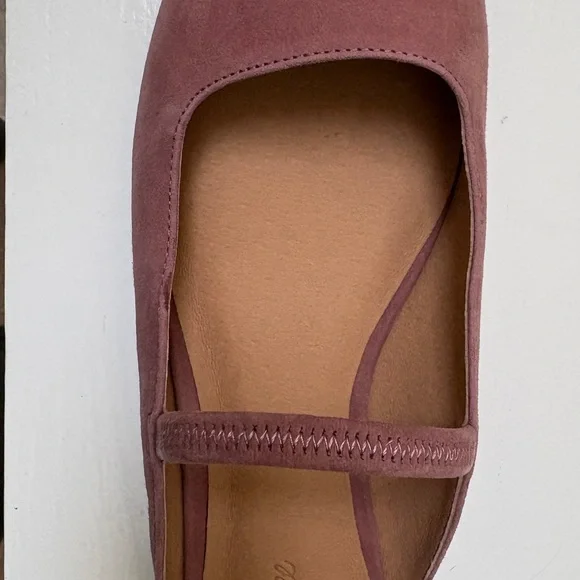 Women’s Pink Suede Madewell Flats - Picture 2 of 3